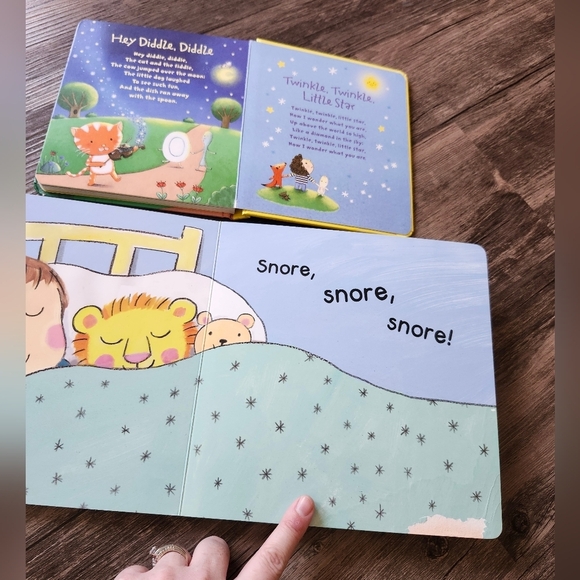 Usborne Nursery Rhymes and Sleepy Lion Book Bundle - Picture 3 of 3